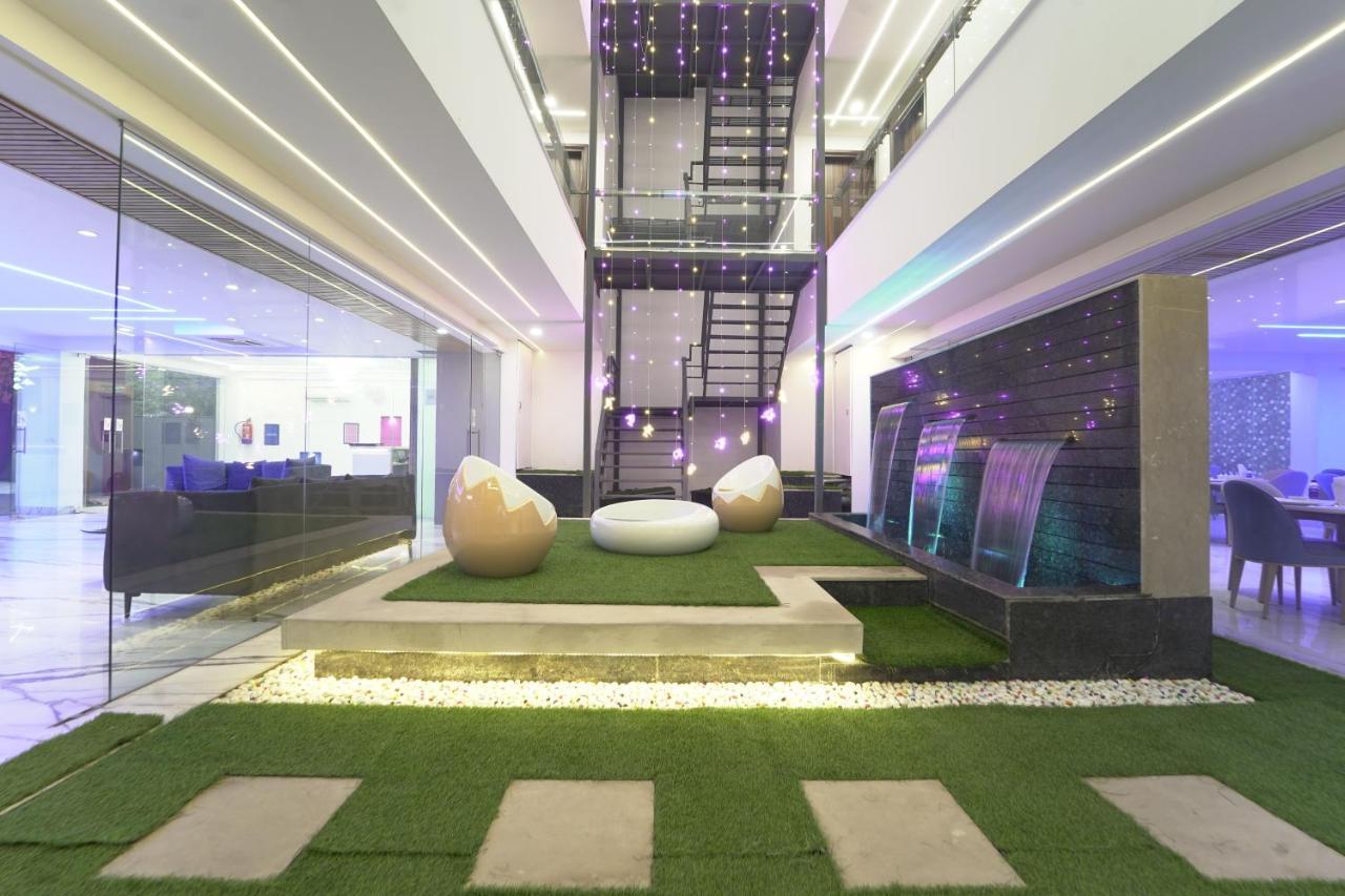 Vaabi Saabi Hotel Gurgaon Exterior photo